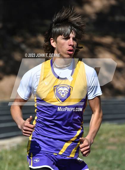 Thumbnail 1 in Peña Relays photogallery.
