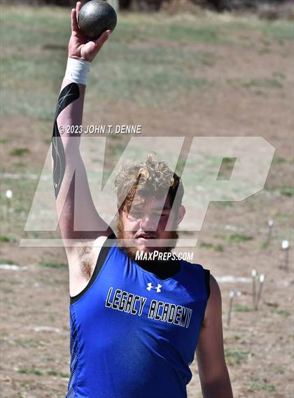 Thumbnail 1 in Peña Relays photogallery.