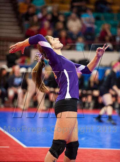 Thumbnail 2 in Platte Valley vs. Holy Family (CHSAA 3A Pool 4) photogallery.