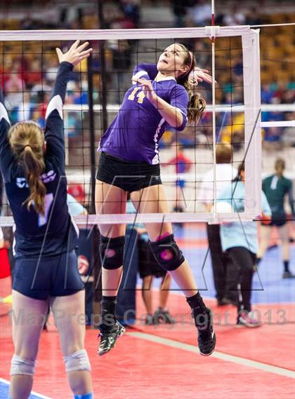 Thumbnail 3 in Platte Valley vs. Holy Family (CHSAA 3A Pool 4) photogallery.