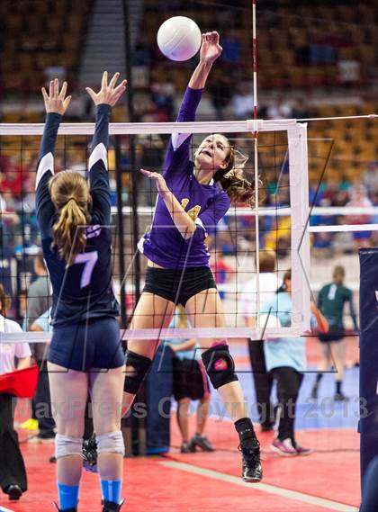 Thumbnail 1 in Platte Valley vs. Holy Family (CHSAA 3A Pool 4) photogallery.
