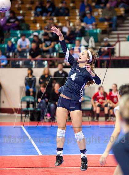 Thumbnail 2 in Platte Valley vs. Holy Family (CHSAA 3A Pool 4) photogallery.
