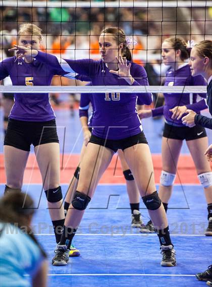 Thumbnail 3 in Platte Valley vs. Holy Family (CHSAA 3A Pool 4) photogallery.