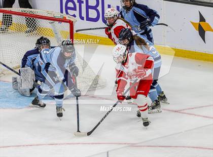 Thumbnail 2 in Milton vs Medfield (MIAA Division 2 Final) photogallery.