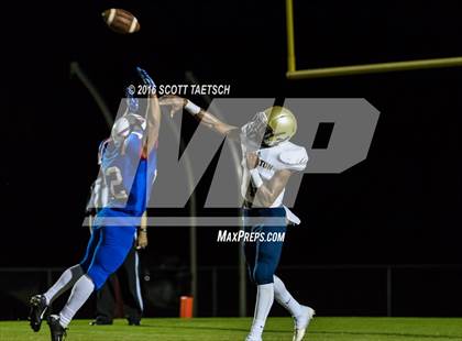 Thumbnail 1 in Hylton @ Gar-Field photogallery.