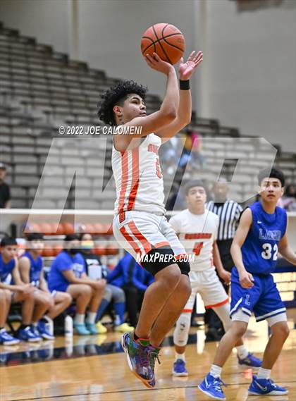 Thumbnail 3 in Lanier [Sidney] vs Burbank photogallery.