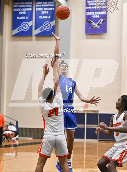 Thumbnail 3 in Lanier [Sidney] vs Burbank photogallery.