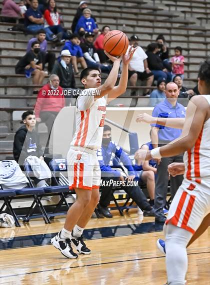Thumbnail 3 in Lanier [Sidney] vs Burbank photogallery.