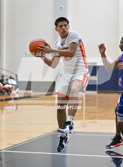 Thumbnail 2 in Lanier [Sidney] vs Burbank photogallery.