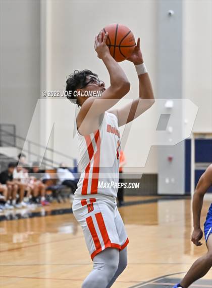 Thumbnail 2 in Lanier [Sidney] vs Burbank photogallery.