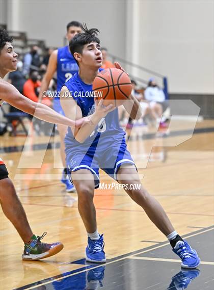 Thumbnail 2 in Lanier [Sidney] vs Burbank photogallery.