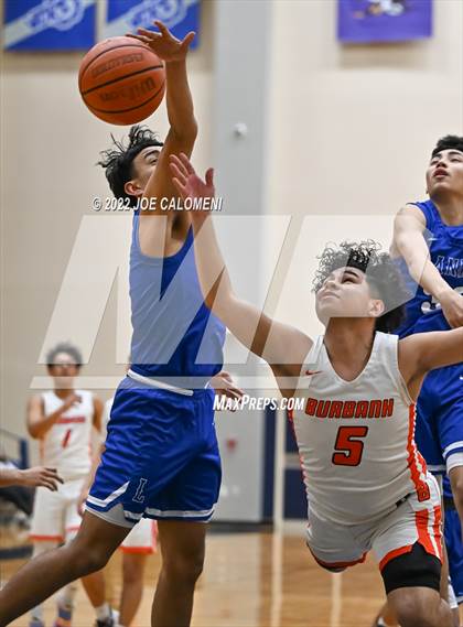 Thumbnail 3 in Lanier [Sidney] vs Burbank photogallery.