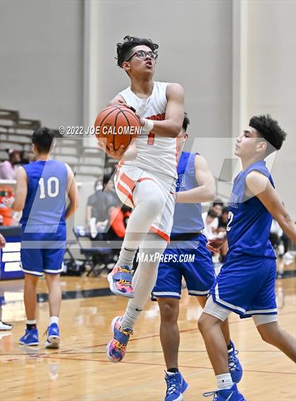 Thumbnail 3 in Lanier [Sidney] vs Burbank photogallery.