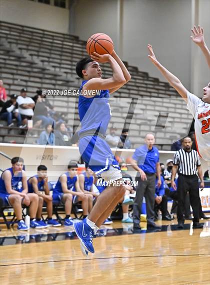 Thumbnail 1 in Lanier [Sidney] vs Burbank photogallery.