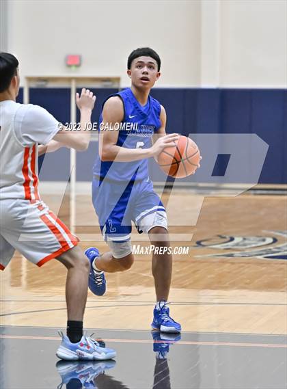 Thumbnail 3 in Lanier [Sidney] vs Burbank photogallery.