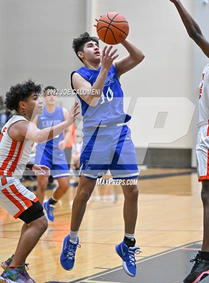 Thumbnail 3 in Lanier [Sidney] vs Burbank photogallery.