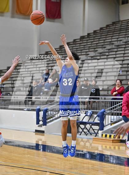 Thumbnail 2 in Lanier [Sidney] vs Burbank photogallery.
