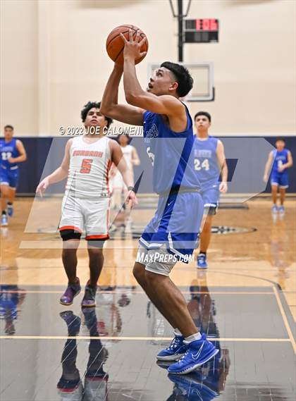 Thumbnail 3 in Lanier [Sidney] vs Burbank photogallery.