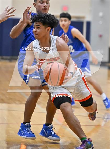 Thumbnail 3 in Lanier [Sidney] vs Burbank photogallery.