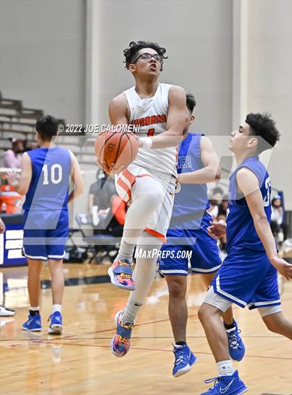 Thumbnail 2 in Lanier [Sidney] vs Burbank photogallery.
