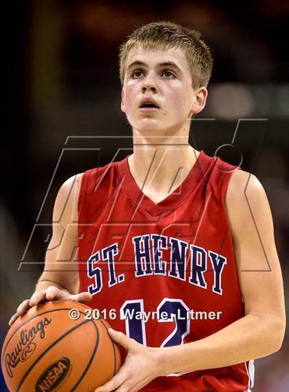 Thumbnail 2 in St. Henry vs Conner (Ninth Region 1st Round) photogallery.