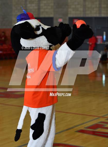 Thumbnail 3 in Rolling Hills Prep vs. Orange Lutheran (Nike Extravaganza) photogallery.