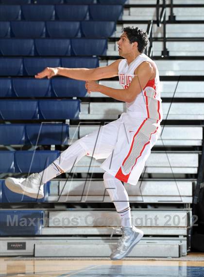 Thumbnail 3 in Mater Dei vs. Ribet Academy (Tarkanian Classic) photogallery.