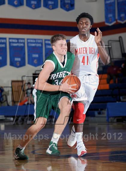 Thumbnail 3 in Mater Dei vs. Ribet Academy (Tarkanian Classic) photogallery.