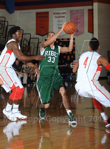 Thumbnail 1 in Mater Dei vs. Ribet Academy (Tarkanian Classic) photogallery.