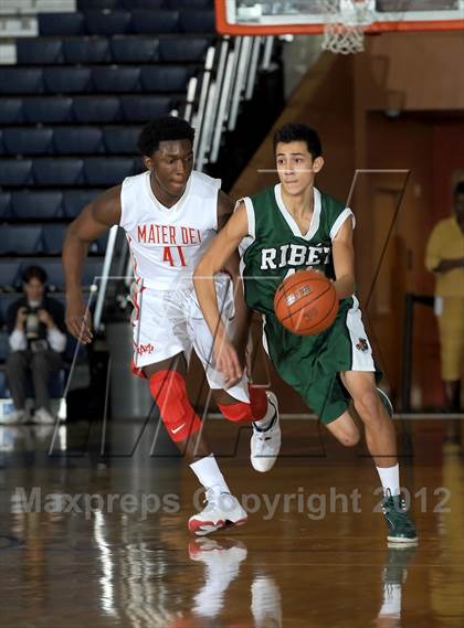 Thumbnail 2 in Mater Dei vs. Ribet Academy (Tarkanian Classic) photogallery.