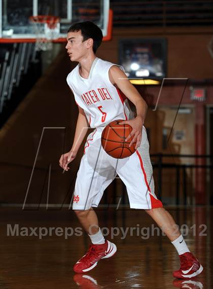 Thumbnail 3 in Mater Dei vs. Ribet Academy (Tarkanian Classic) photogallery.