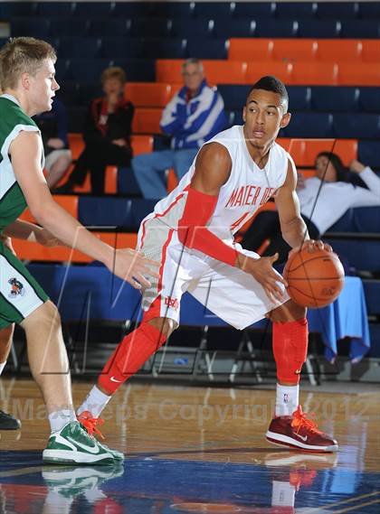 Thumbnail 1 in Mater Dei vs. Ribet Academy (Tarkanian Classic) photogallery.