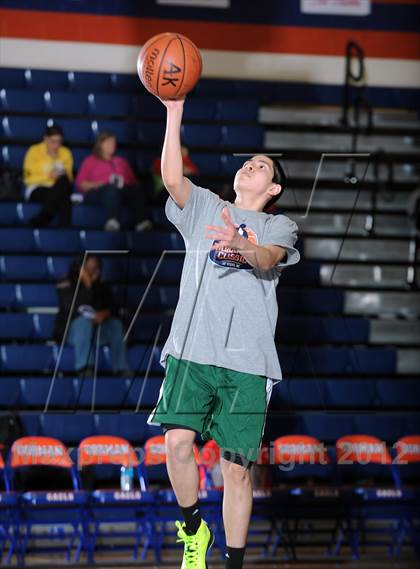 Thumbnail 2 in Mater Dei vs. Ribet Academy (Tarkanian Classic) photogallery.