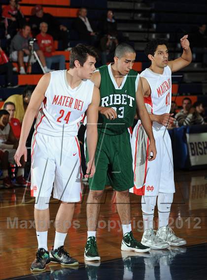 Thumbnail 3 in Mater Dei vs. Ribet Academy (Tarkanian Classic) photogallery.