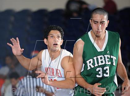 Thumbnail 3 in Mater Dei vs. Ribet Academy (Tarkanian Classic) photogallery.