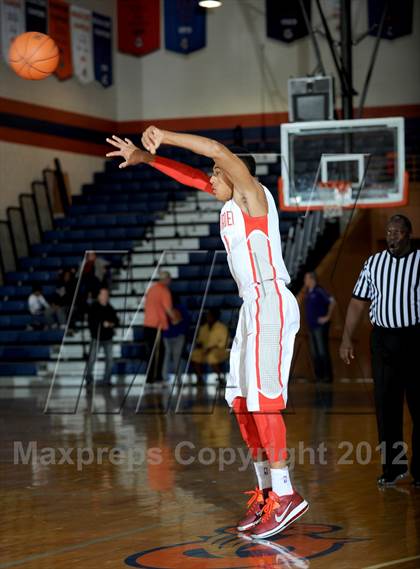 Thumbnail 1 in Mater Dei vs. Ribet Academy (Tarkanian Classic) photogallery.