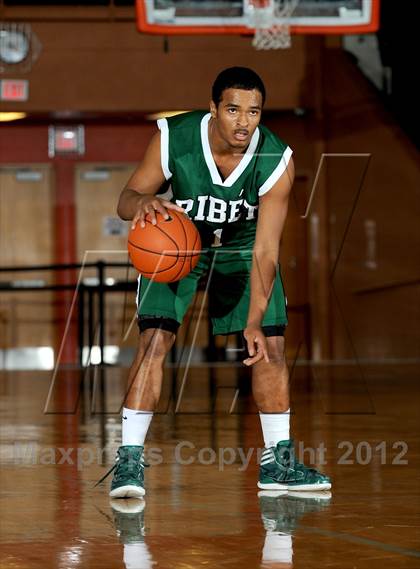 Thumbnail 1 in Mater Dei vs. Ribet Academy (Tarkanian Classic) photogallery.