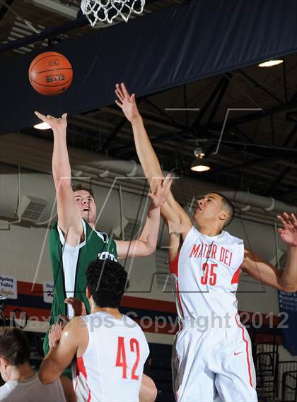 Thumbnail 1 in Mater Dei vs. Ribet Academy (Tarkanian Classic) photogallery.