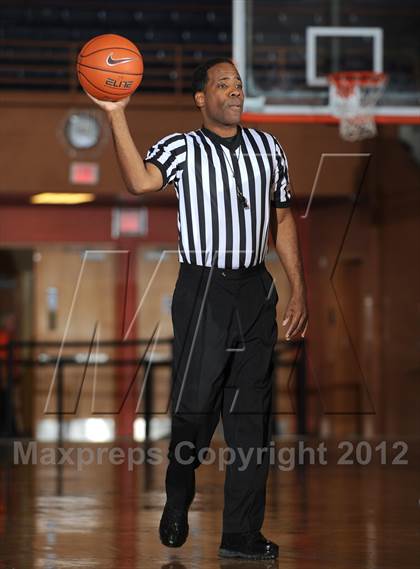 Thumbnail 2 in Mater Dei vs. Ribet Academy (Tarkanian Classic) photogallery.