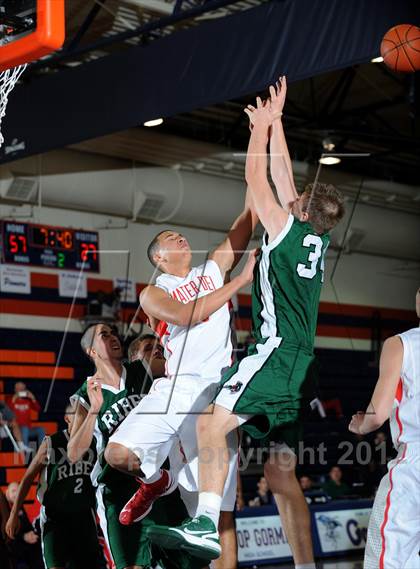 Thumbnail 1 in Mater Dei vs. Ribet Academy (Tarkanian Classic) photogallery.