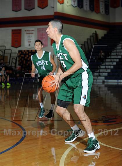 Thumbnail 1 in Mater Dei vs. Ribet Academy (Tarkanian Classic) photogallery.