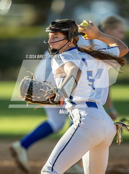 Thumbnail 2 in Marian vs. Lincoln Southeast photogallery.
