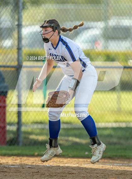 Thumbnail 3 in Marian vs. Lincoln Southeast photogallery.