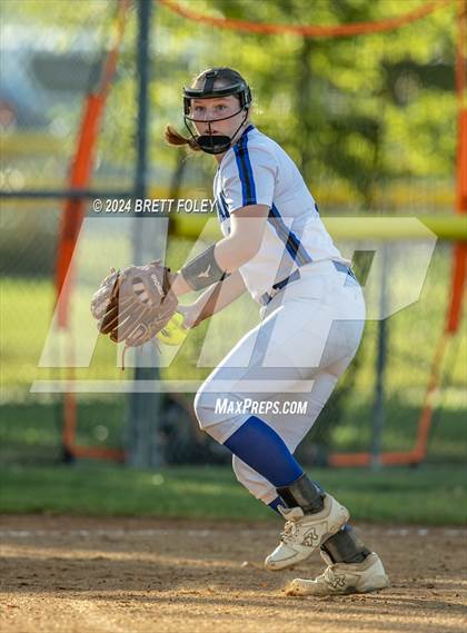 Thumbnail 1 in Marian vs. Lincoln Southeast photogallery.