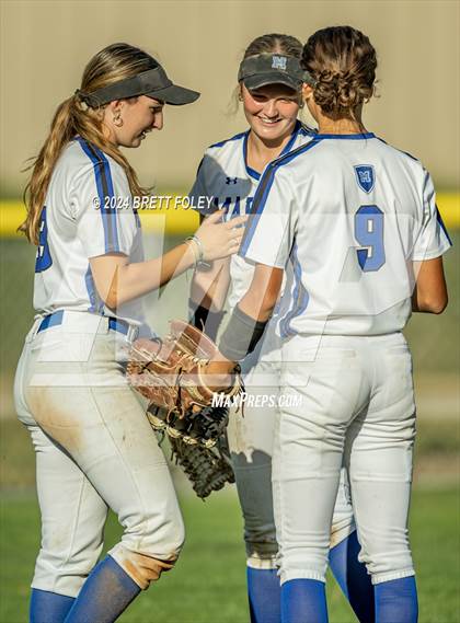Thumbnail 1 in Marian vs. Lincoln Southeast photogallery.