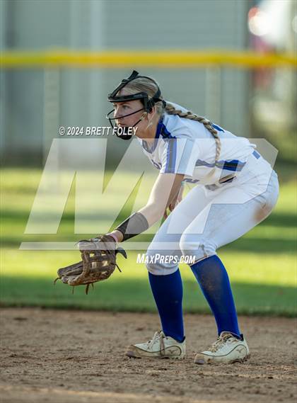 Thumbnail 1 in Marian vs. Lincoln Southeast photogallery.