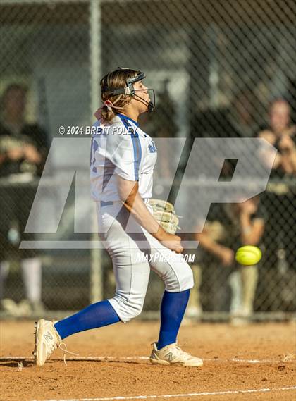 Thumbnail 1 in Marian vs. Lincoln Southeast photogallery.