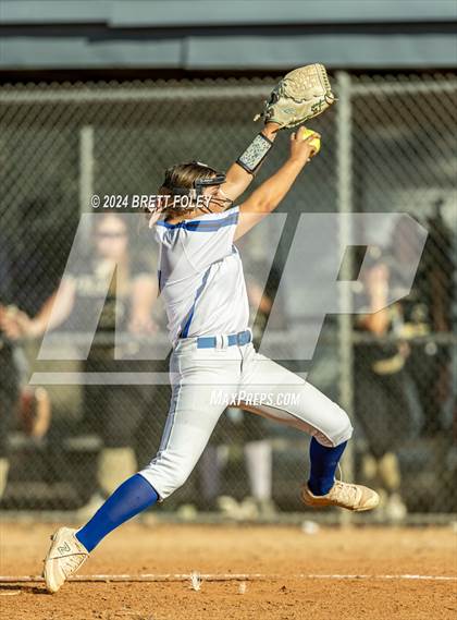 Thumbnail 2 in Marian vs. Lincoln Southeast photogallery.