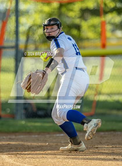 Thumbnail 2 in Marian vs. Lincoln Southeast photogallery.