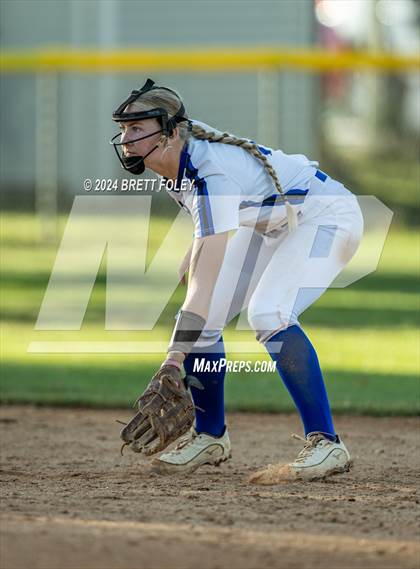 Thumbnail 3 in Marian vs. Lincoln Southeast photogallery.